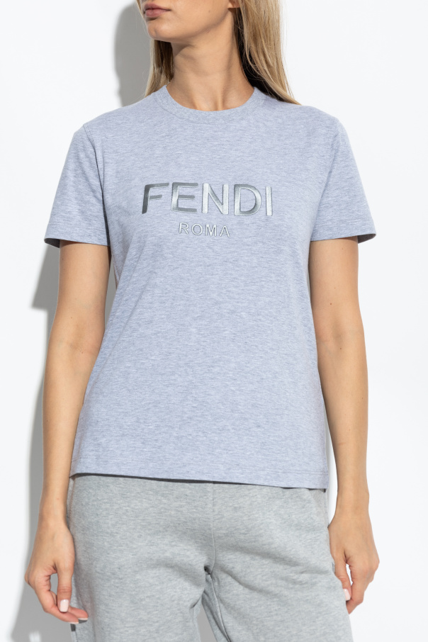 FENDI グレー ロゴ Tシャツ 25485000_55635427_600.jpg